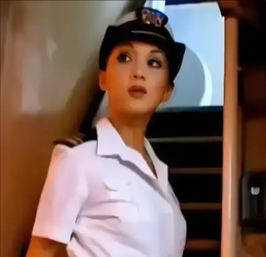 《军舰上的女兵》啄木鸟系列电影电视剧免费观看 - 军舰女兵高清完整版在线播放 - 啄木鸟经典影视作品1080P