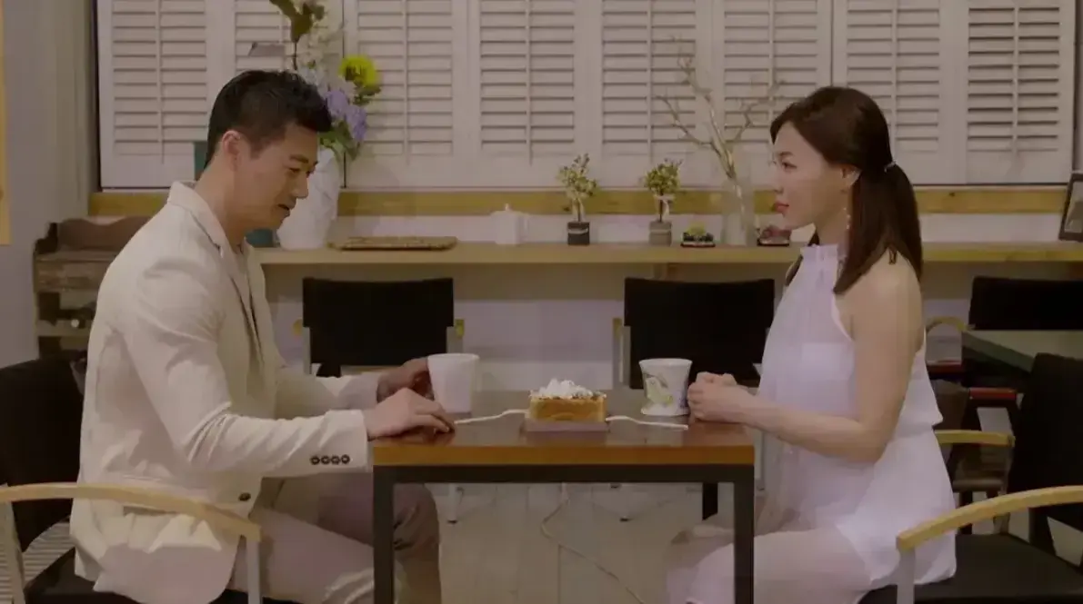《邻居家妻子》韩国电影未删减1080P高清版-韩语中字百度网盘资源-我邻居的老婆完整版夸克迅雷下载-《邻居家妻子》在线观看无广告