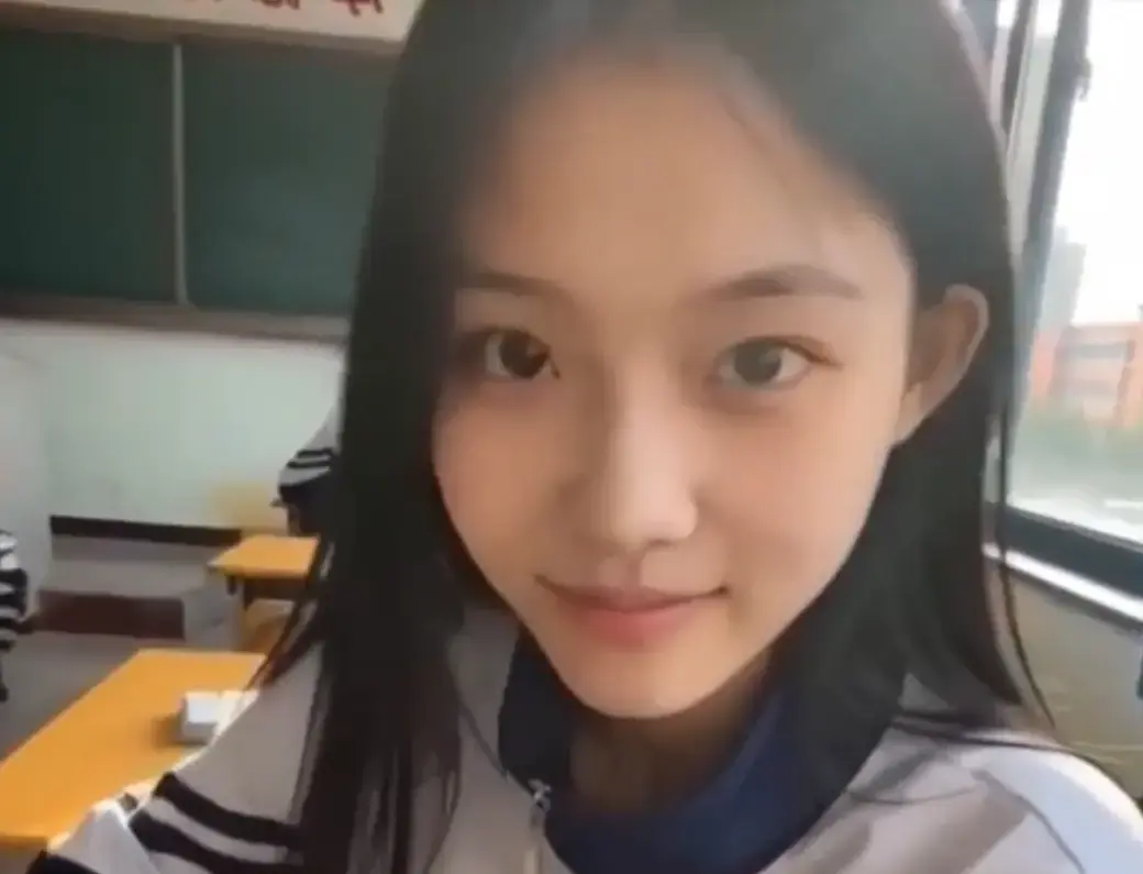《我的十八岁女友》无删减版在线播放-黄果AI短剧高甜治愈4K蓝光画质-我的十八岁女友全集免费观看极速加载
